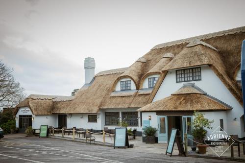 Gallery image of Potters Heron Hotel in Romsey