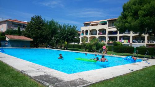 Kolam renang di atau dekat dengan VIDABRAVA Sagaro garden, Jardin privado, piscina, 150 m playa