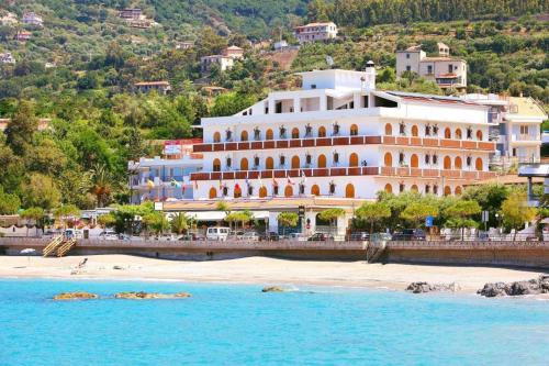 Gallery image of Hotel La Tartaruga in Capo dʼOrlando