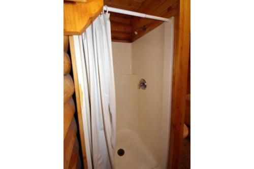 Bear Country Cabin #7 – Photos 5