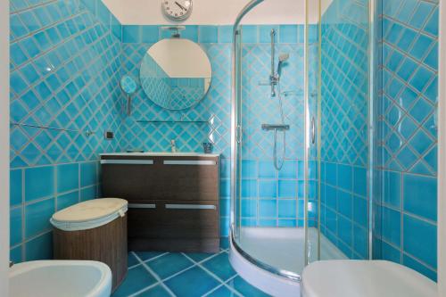 Kupatilo u objektu Villa Syrmata by BarbarHouse