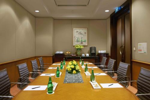 グラン メリア ジャカルタにあるビジネスエリアまたは会議室
