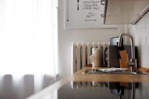 GREIF by ROCKCHAIR Apartments l SUPERHOST Status l 2 Bedrooms Boxspringbeds in City Center - Cozy Family & Business Flair welcomes you! photo 9