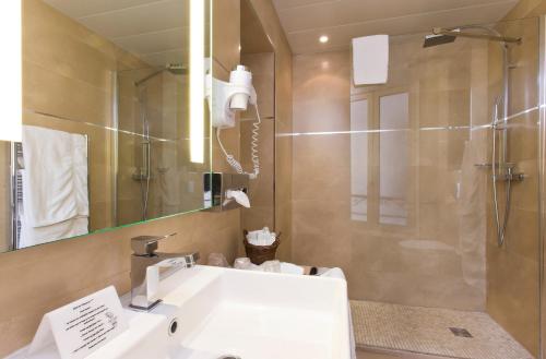 Ένα μπάνιο στο Hotel de L'Empereur by Malone