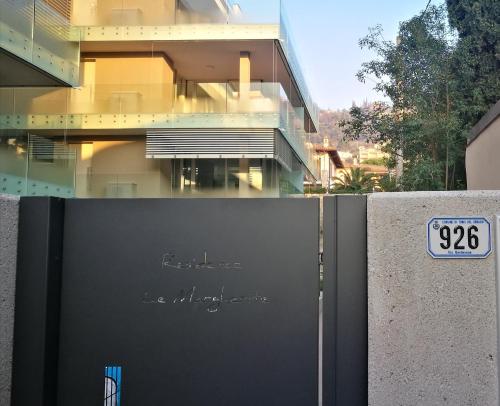 Το κτήριο όπου στεγάζεται  το διαμέρισμα