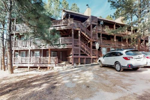 Redwood Commons B12 – Photos 3