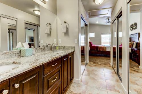 A bathroom at Rim Vista 9A8