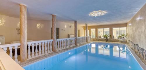 Bazén v ubytování Wellnesshotel deine Auszeit, Adults only nebo v jeho okolí