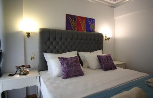 Letto o letti in una camera di Petunya Konak Boutique Hotel