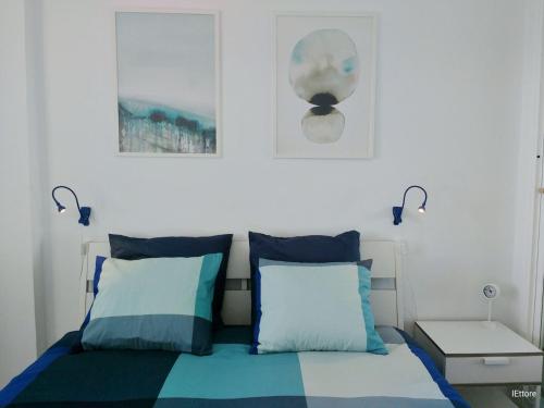 A bed or beds in a room at Apartamento Picasso