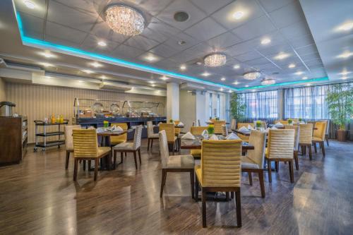 Restaurace v ubytování LimaQ Hotel