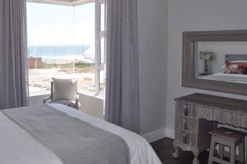 Gallery image of 21 ON BAKOOND in Yzerfontein