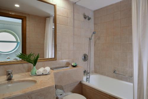 Gallery image of Arena Hotel by the Beach in Bat Yam