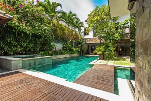 Πισίνα στο ή κοντά στο Villa Yasmin
