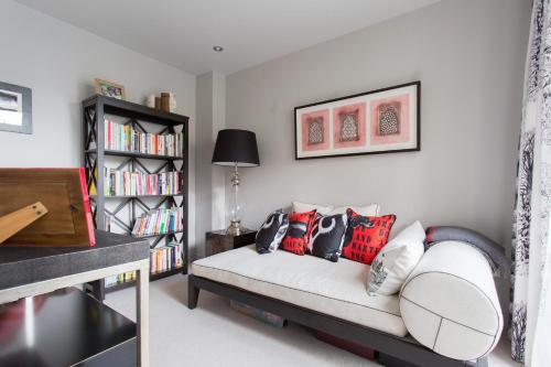 Elystan Place II by Onefinestay