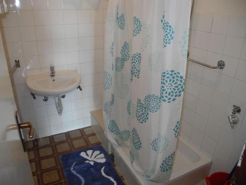VERA CK Apartment 30 m from the sea, with pool