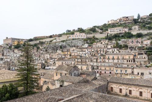 Γενική άποψη της πόλης Μόντικα ή θέα της πόλης από  αυτό το διαμέρισμα