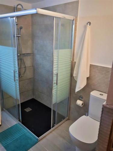 Ένα μπάνιο στο Apartament in arico