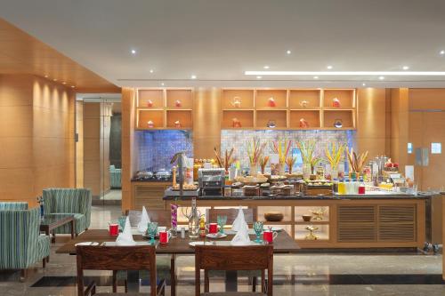 Makanan di atau berdekatan hotel
