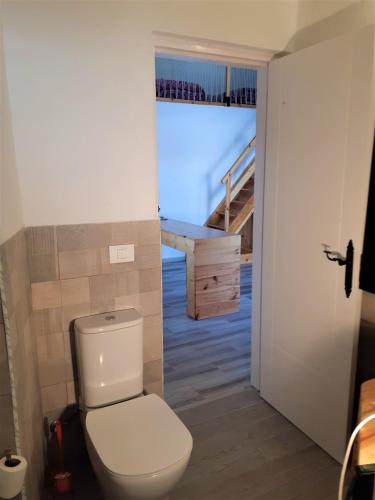Ένα μπάνιο στο Apartament in arico