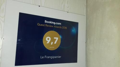 Certifikát, hodnocení, plakát nebo jiný dokument vystavený v ubytování le frangipanier