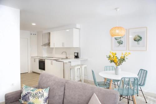 Nueva ALMUDENA Apartment by Cadiz4Rentals