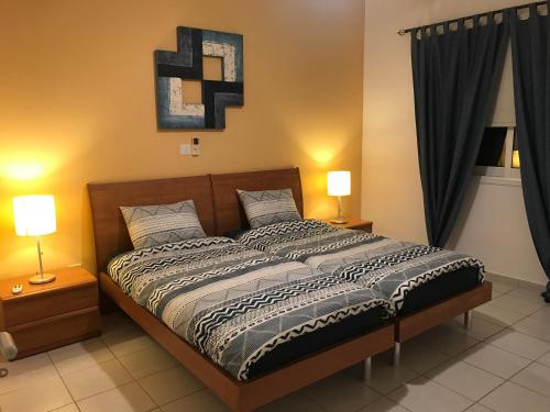 Postel nebo postele na pokoji v ubytování Schönes 3 Zimmer Apartment, Meerblick, Pool, freies WLan