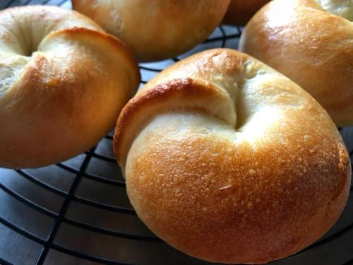 a group of bagels sitting on a cooling rack at Guesthouse Fuki Juku in Fuki