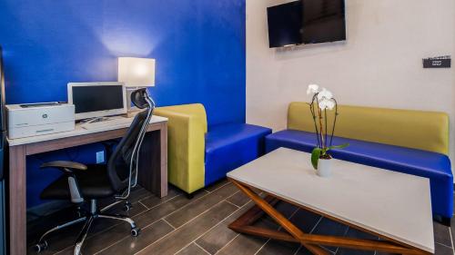 Best Western Plus Stadium Inn – Photos 4