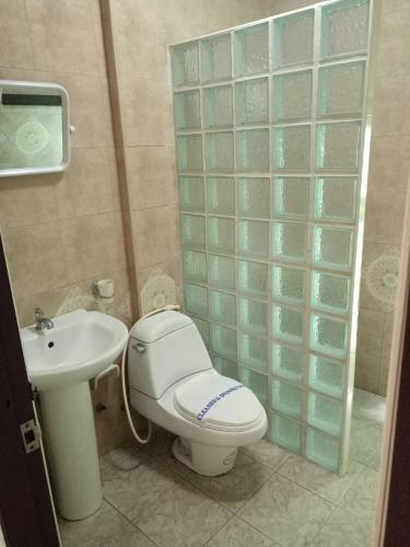 Ένα μπάνιο στο Meewaya Hotel