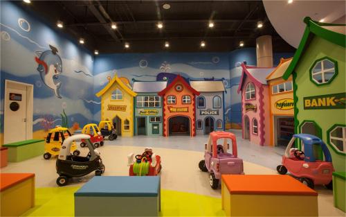 a play room with many toy cars and buildings at Mangrove Tree Resort World Sanya Bay-Kapok in Sanya