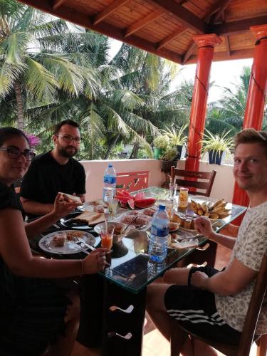 Makanan di atau berdekatan asrama