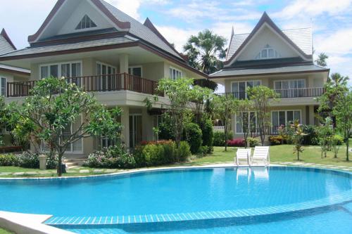 Πισίνα στο ή κοντά στο Baan Talay Samran 4 Bedrooms Villa with Beach and 3 pools