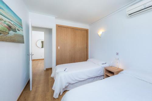 Imagen de la galería de Apartamentos Iris, en Sa Coma