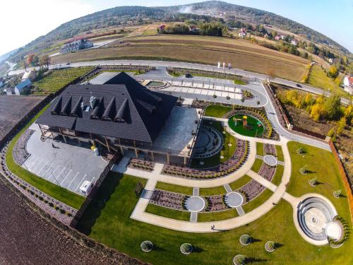 Φωτογραφία από το άλμπουμ του Hotel Świętokrzyski Dwór σε Nowa Slupia