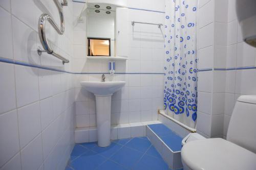 
Ванная комната в Гостиница "Шале-Спорт" Красноармейск
