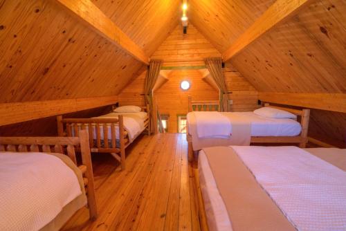 Легло или легла в стая в Medina Highpoint RV Resort