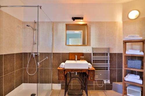 Koupelna v ubytování Hôtel La Bastide