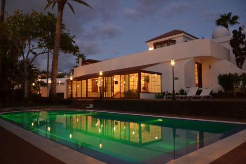 Luxury Villa Playa De Las Americas First Line