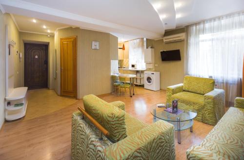 Televisyen dan/atau pusat hiburan di Hotel Apartments Adresa