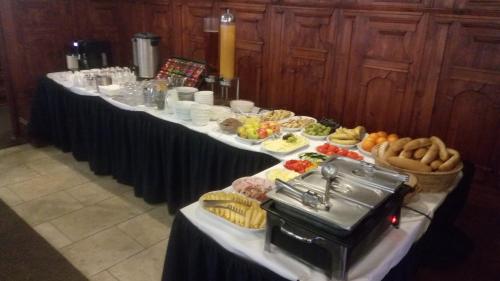 Comida en o cerca de este hotel