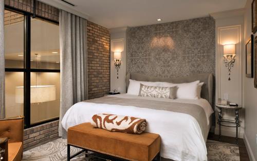The Ivey's Hotel Image