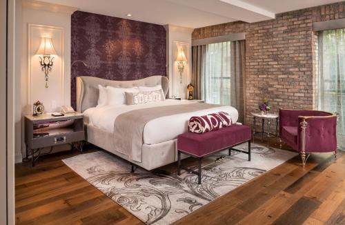 The Ivey's Hotel Image