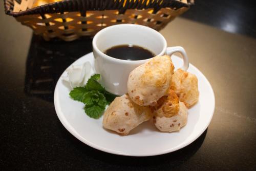 Makanan di atau berdekatan hotel
