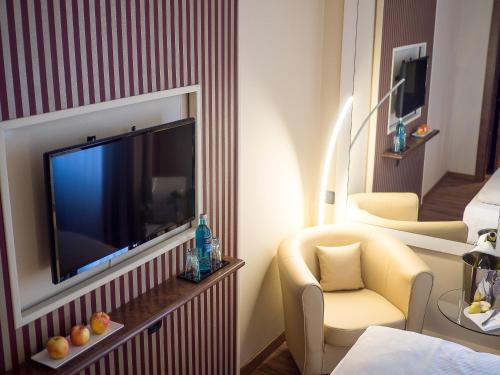 Μια τηλεόραση ή/και κέντρο ψυχαγωγίας στο Hotel Primula
