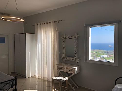 A bathroom at Lefteris Traditional Rooms