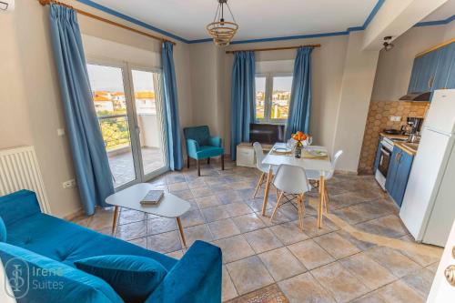 Η κουζίνα ή μικρή κουζίνα στο Irene Suites