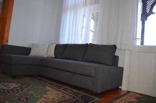 Predel za sedenje v nastanitvi Vila Černe