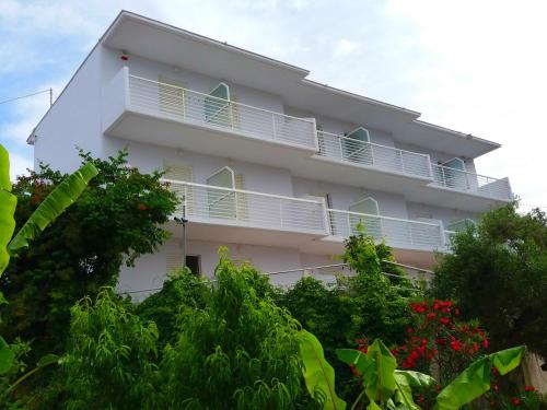 Gallery image of YANNA Studios & Apartments in Tsilivi