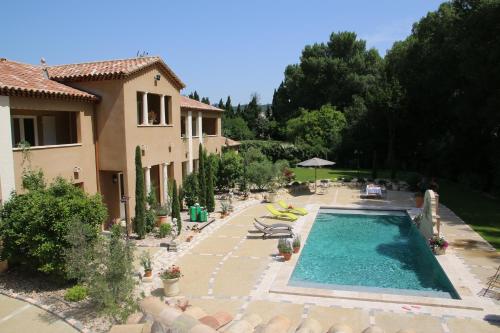 Πισίνα στο ή κοντά στο La Bastide des Cyprès